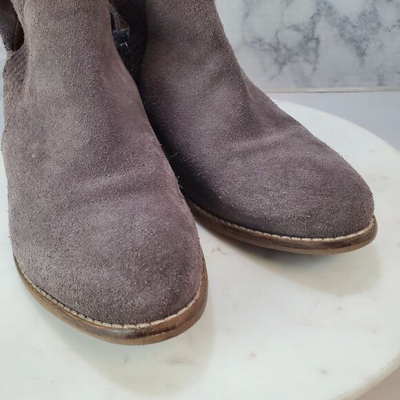 Seychelles Score 7.5 Gray Suede Ankle Boots Booties 2" Block heel - Picture 7 of 13